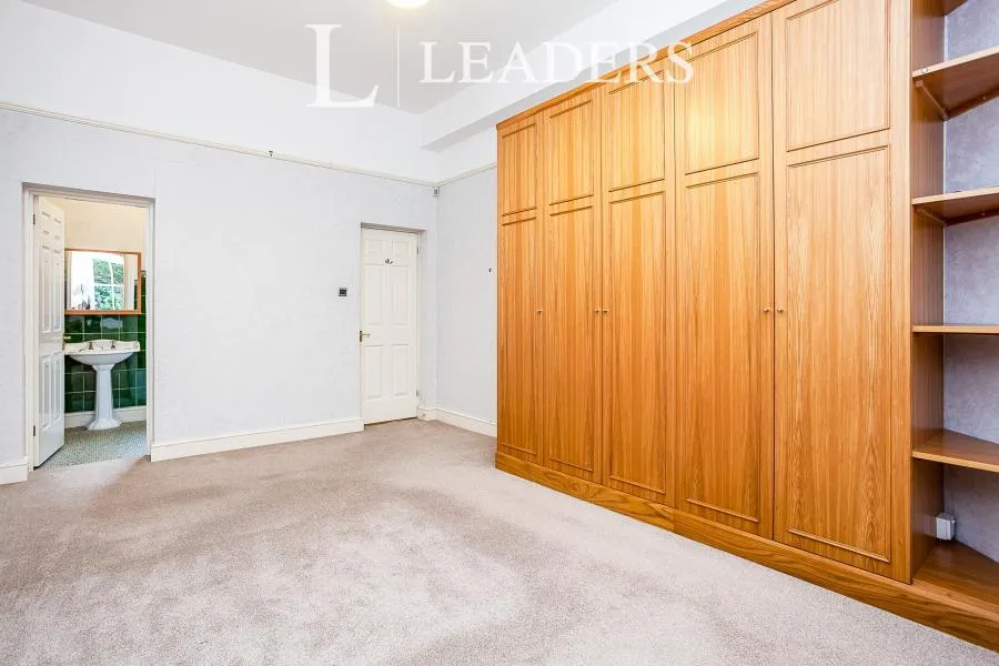 Oak Tree Way, Horsham, RH13, photo 7