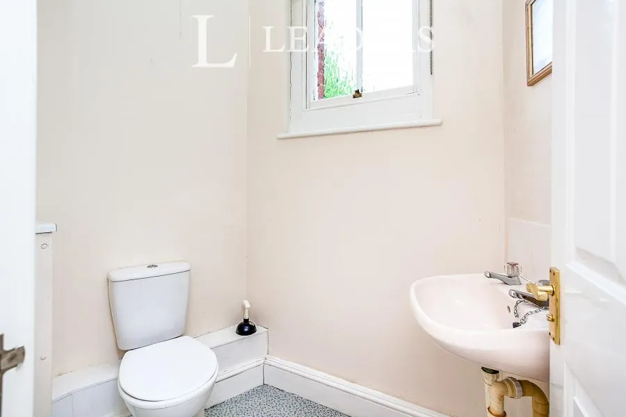Oak Tree Way, Horsham, RH13, photo 6