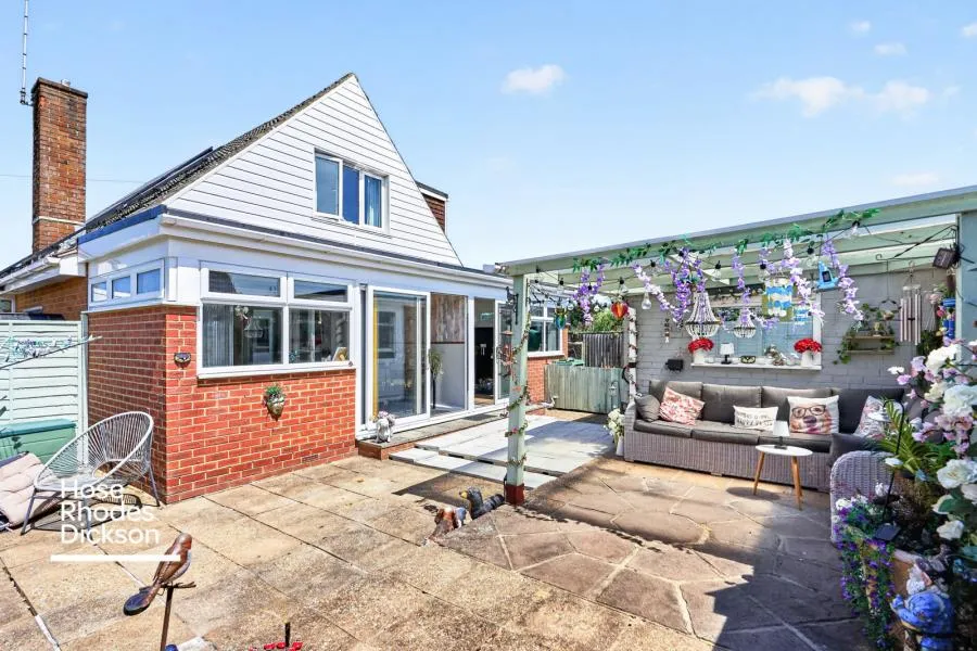 3 bed house for sale, Park Road, Brading, PO36