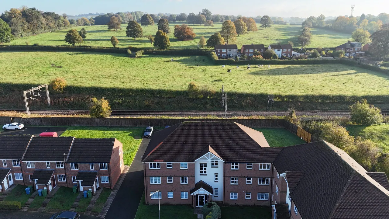 2 bed flat for sale, Navigation Loop, Stone, ST15
