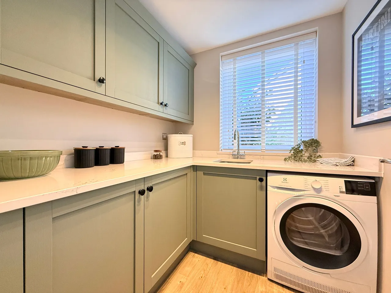 Honeymans Helm, Highworth, SN6, photo 6