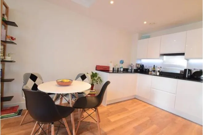 36 Knaresborough Drive, Wandsworth, photo 5