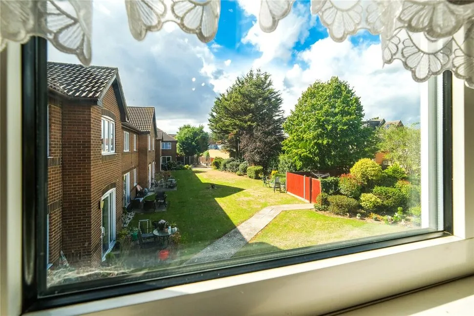 Chadwell Heath Lane, Chadwell Heath, RM6, photo 5