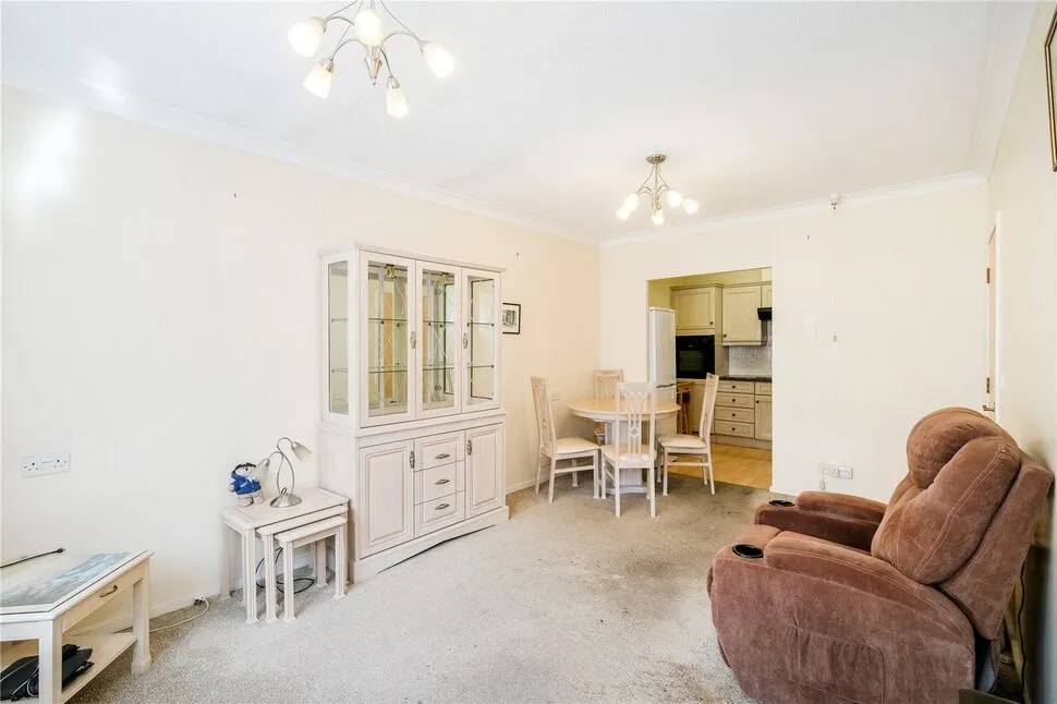 Chadwell Heath Lane, Chadwell Heath, RM6, photo 3