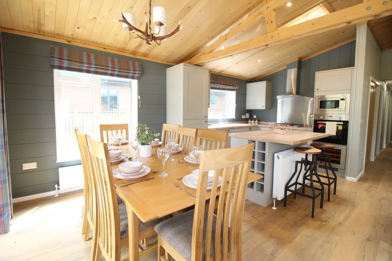 Aspen Corner, Brokerswood Holiday Park, Brokerswood, photo 6