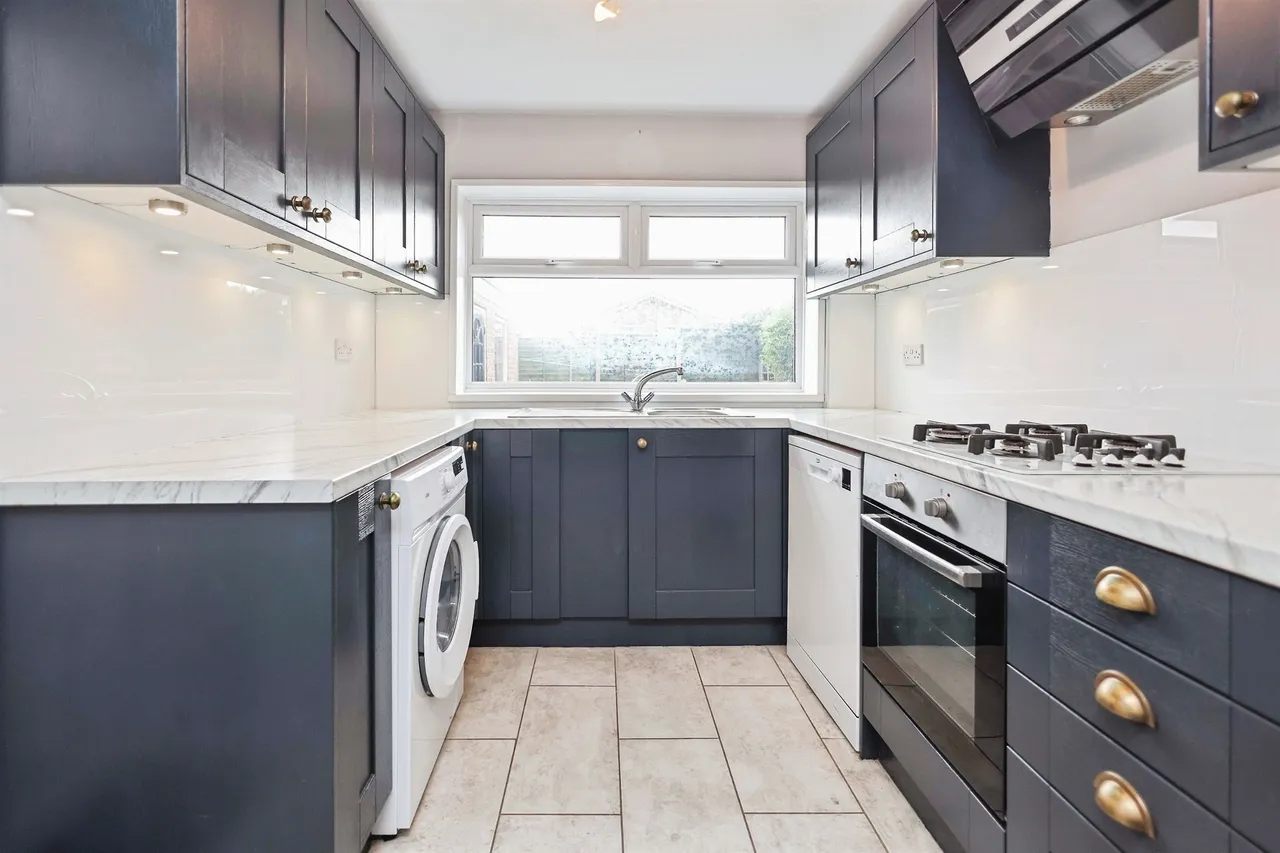 Kittiwake Drive, Brierley Hill, photo 5