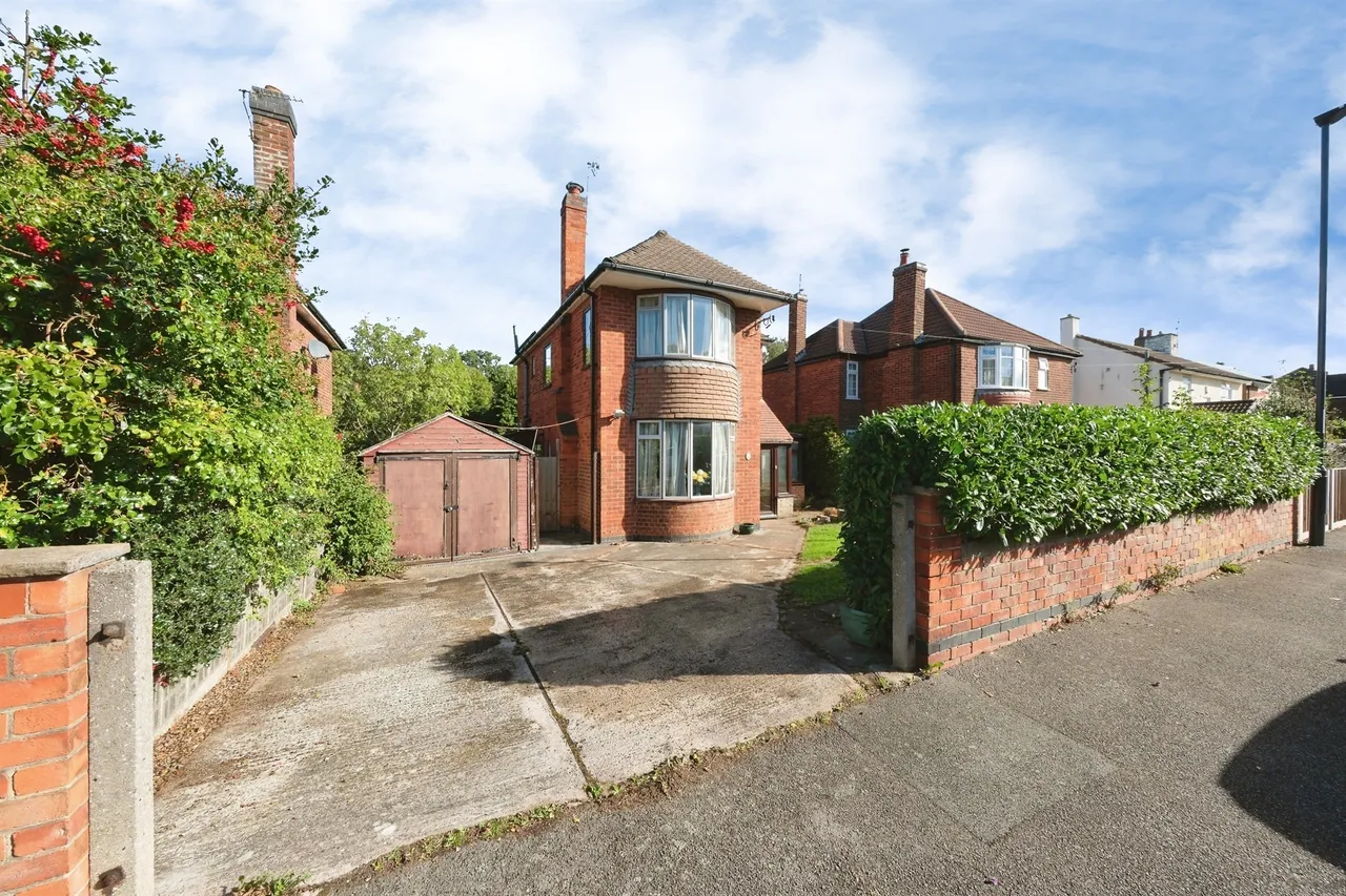 3 bed house for sale, Enfield Road, Mackworth, DE22