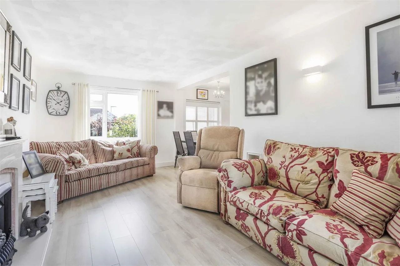 Courtlands Crescent, Banstead, SM7 2PL, photo 6
