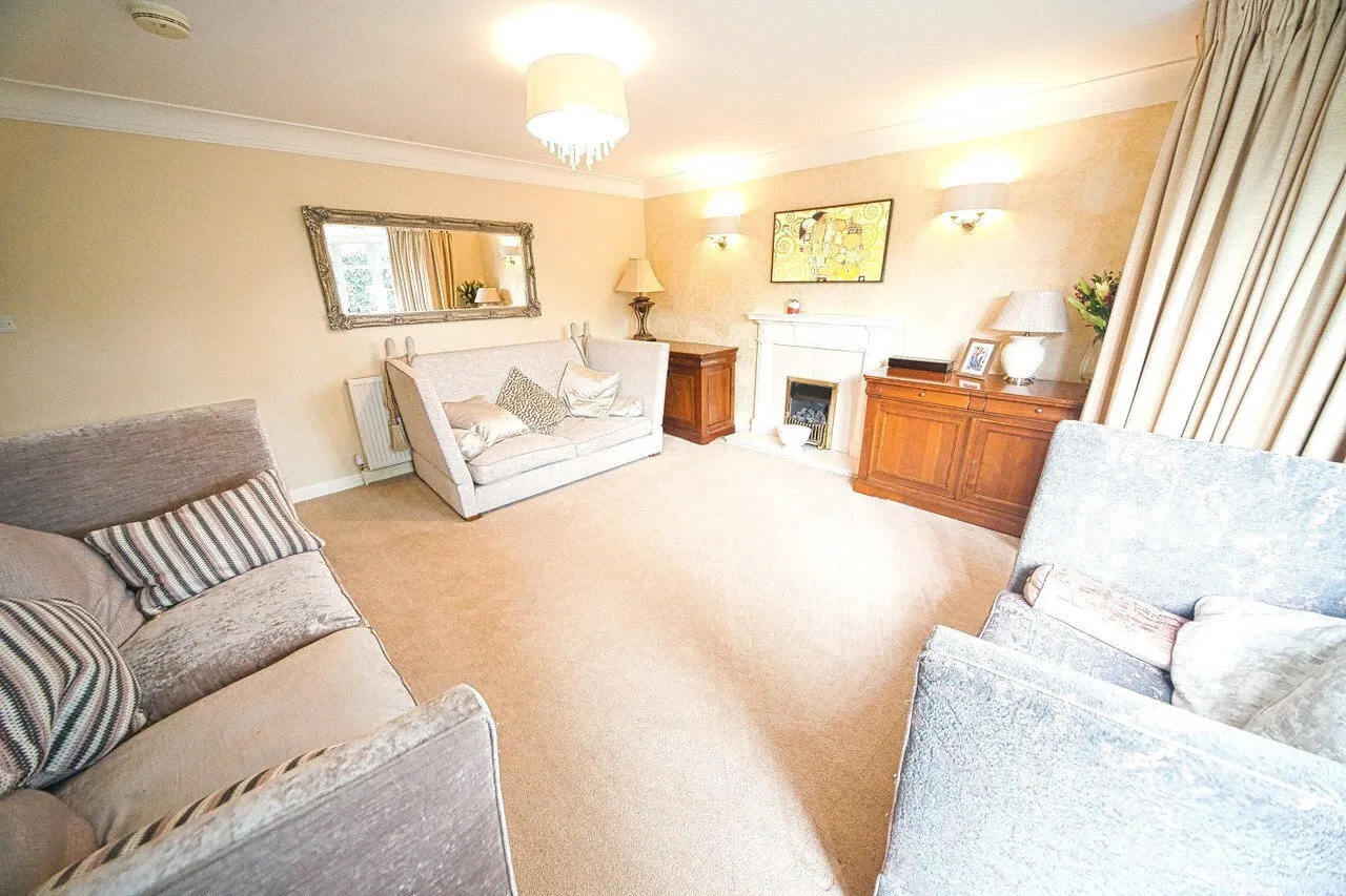 Kingsway, OSSETT, West Yorkshire, WF5, photo 3