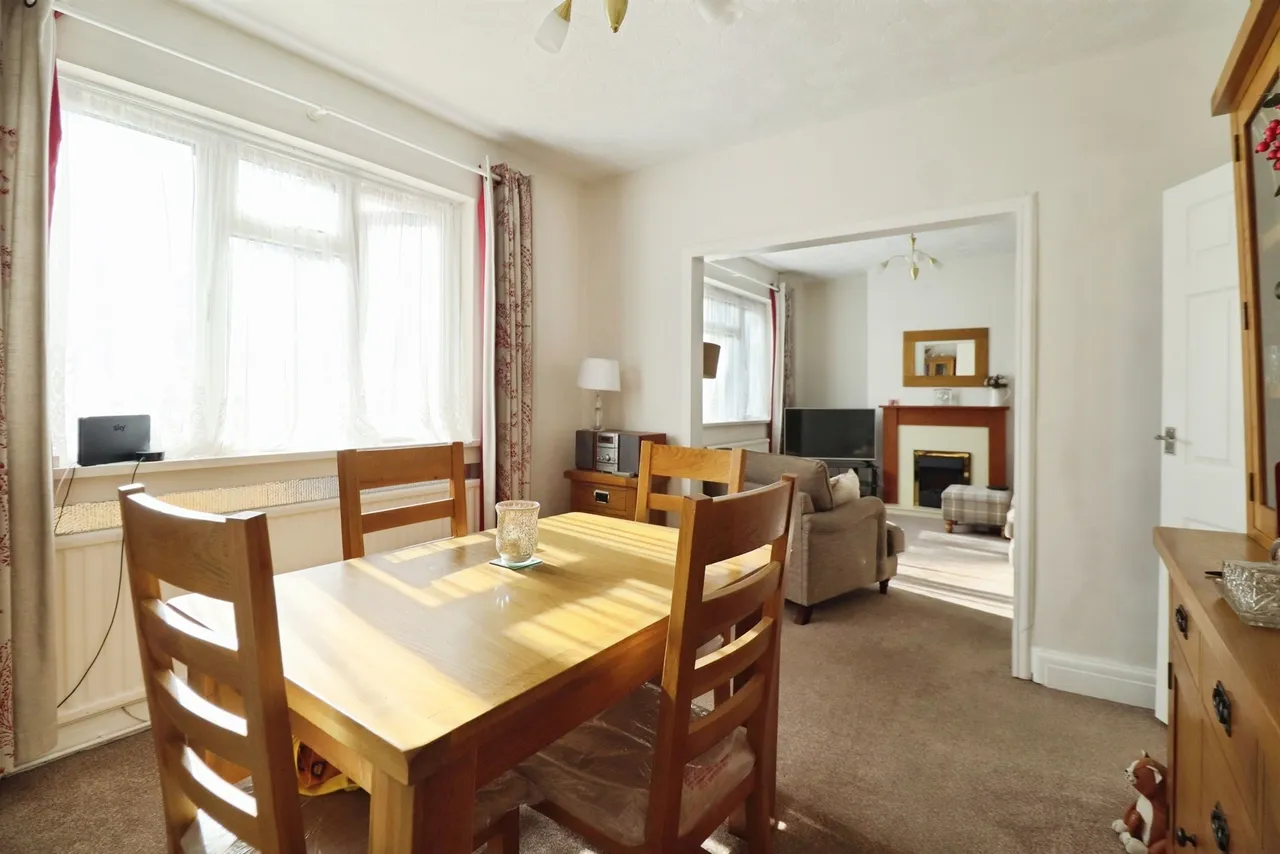 St. Augustines Crescent, Penarth, CF64, photo 9