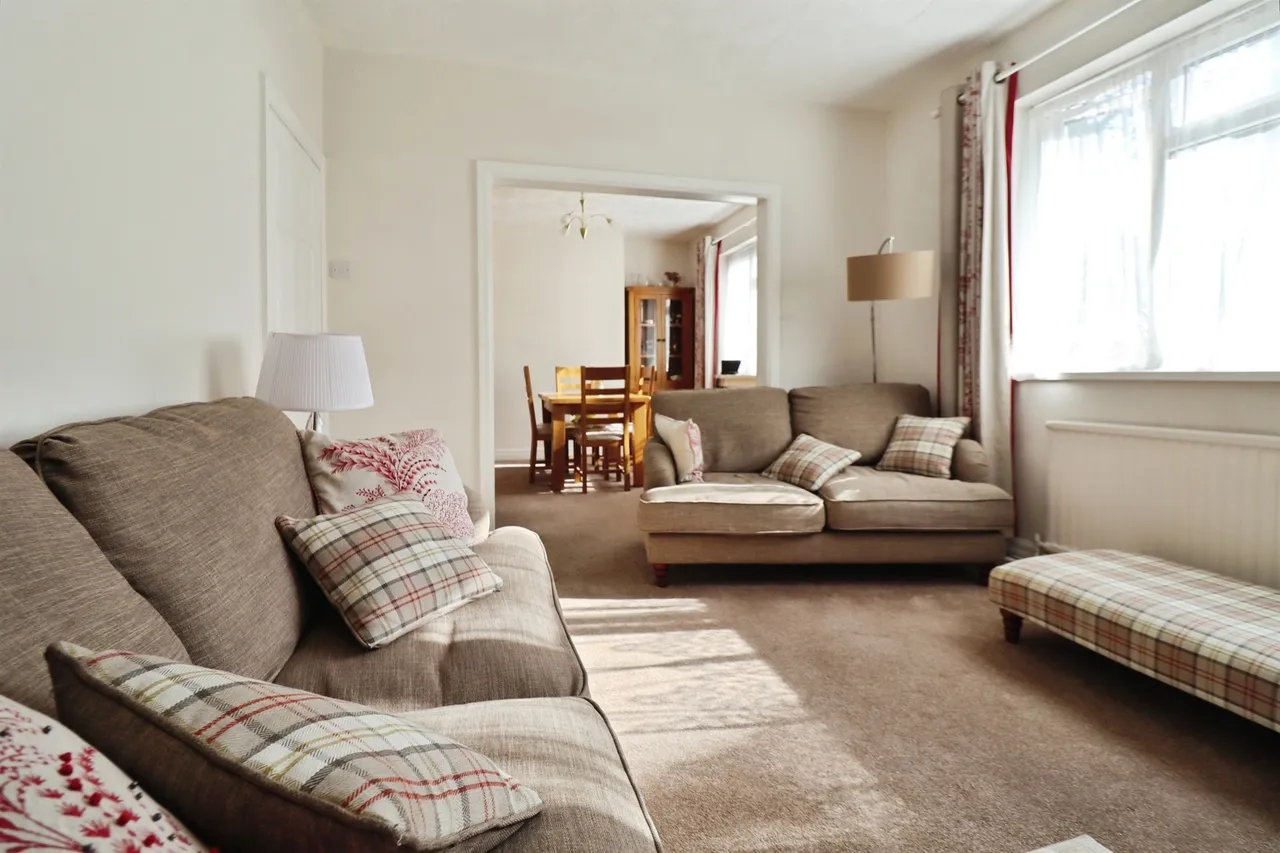 St. Augustines Crescent, Penarth, CF64, photo 7
