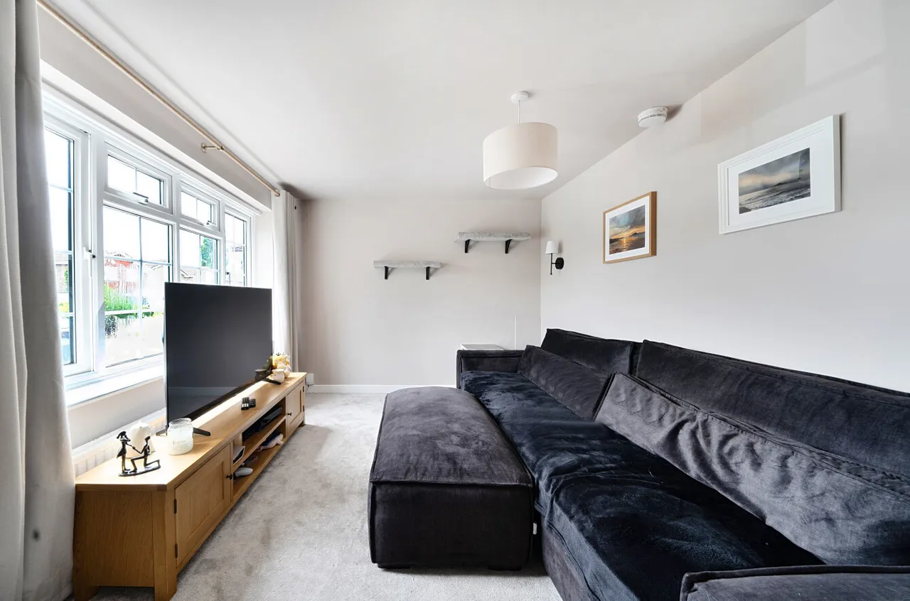 Wey Close, Ash, Surrey, GU12 6LY, photo 4