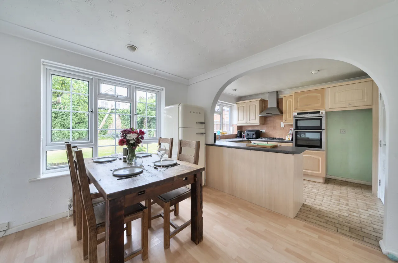 Wey Close, Ash, Surrey, GU12 6LY, photo 2