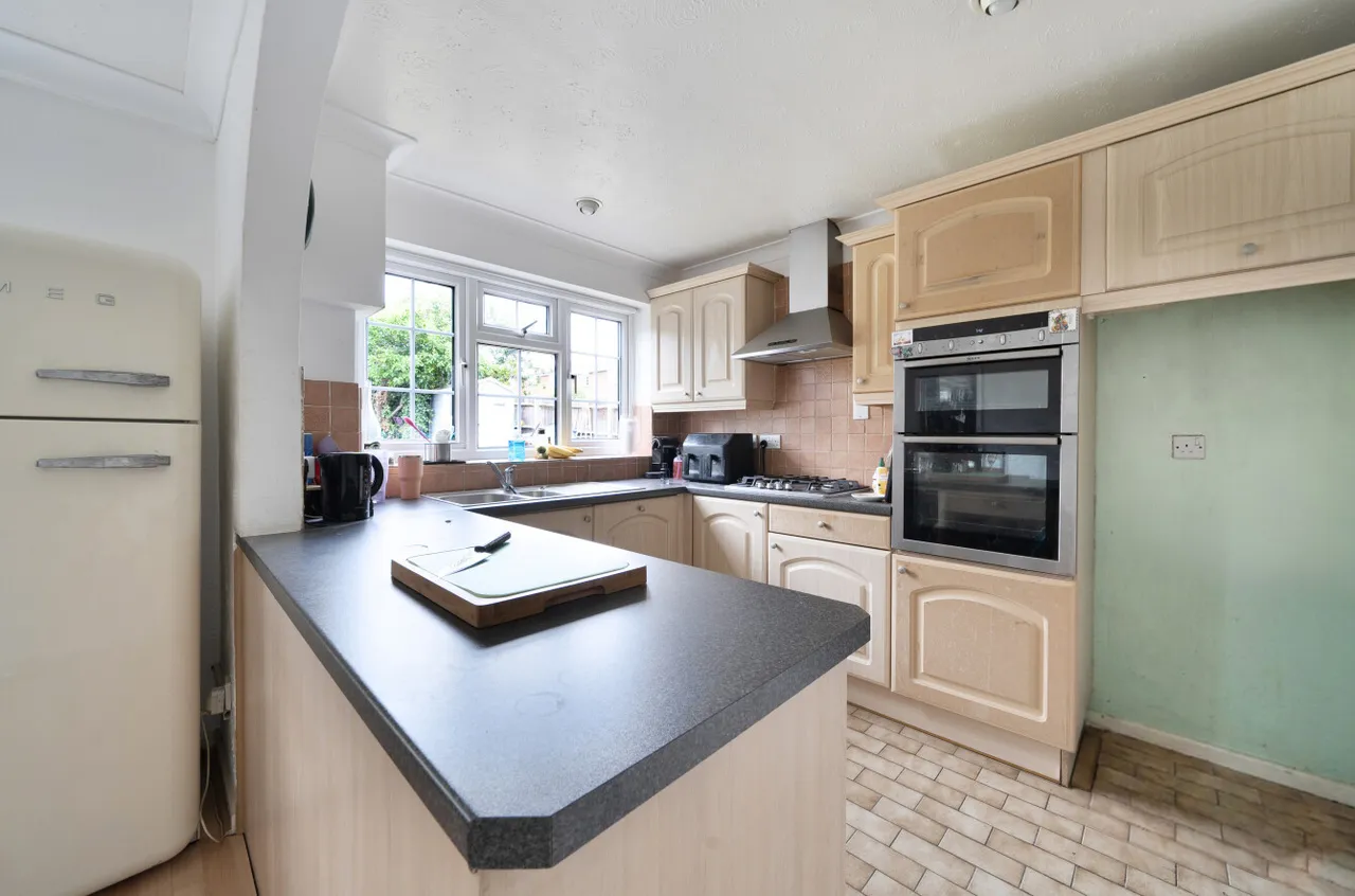 Wey Close, Ash, Surrey, GU12 6LY, photo 11
