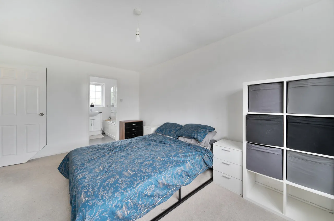 Wey Close, Ash, Surrey, GU12 6LY, photo 5