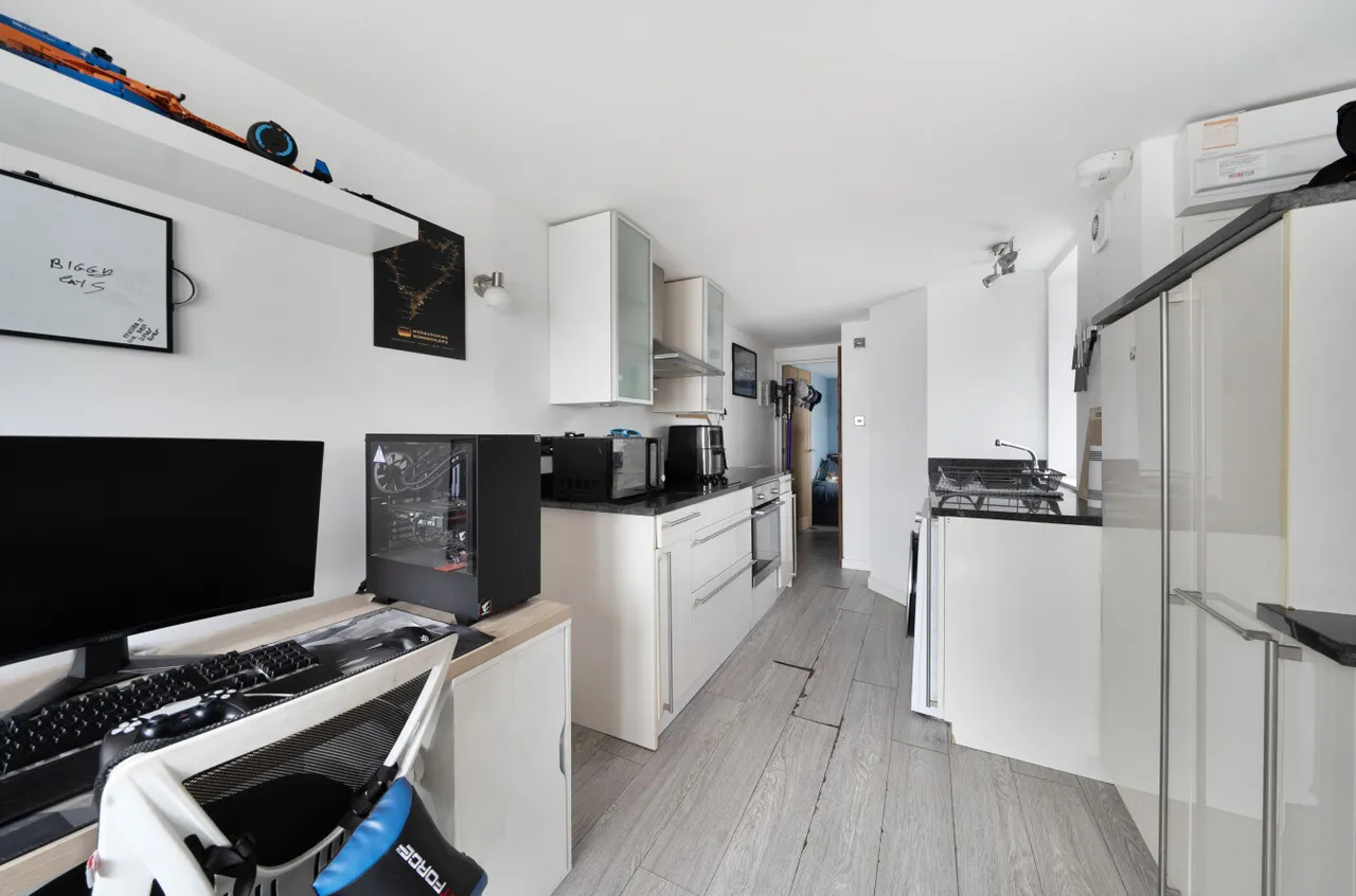 Wey Close, Ash, Surrey, GU12 6LY, photo 7