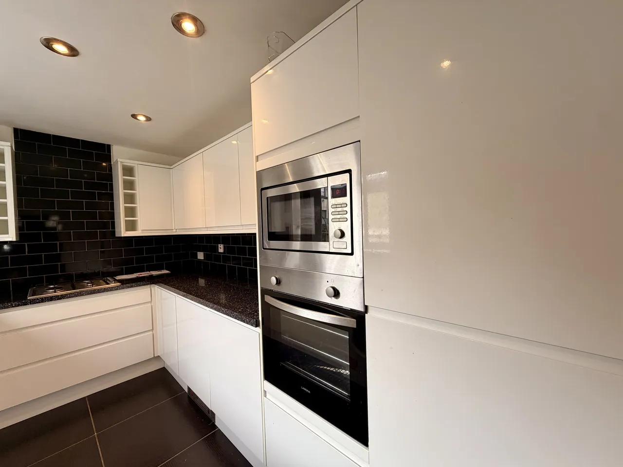 Lowerhouse Lane, Burnley, BB12, photo 2