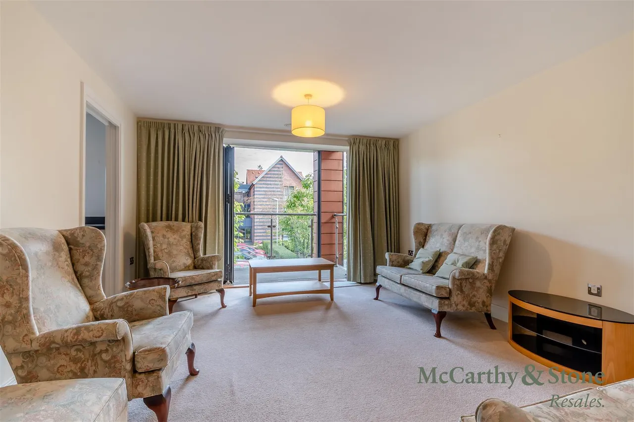 Warwick Road, Solihull, B91, photo 3