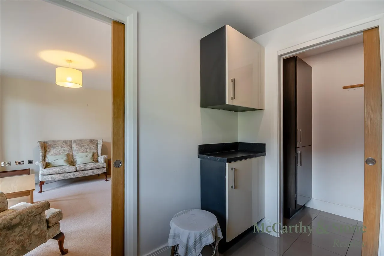 Warwick Road, Solihull, B91, photo 6