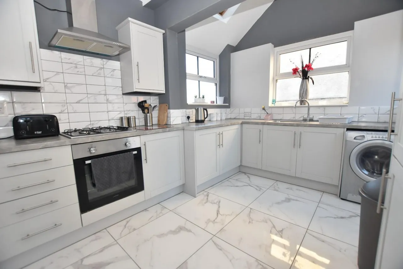Newbridge Lane, Old Whittington, S41, photo 2