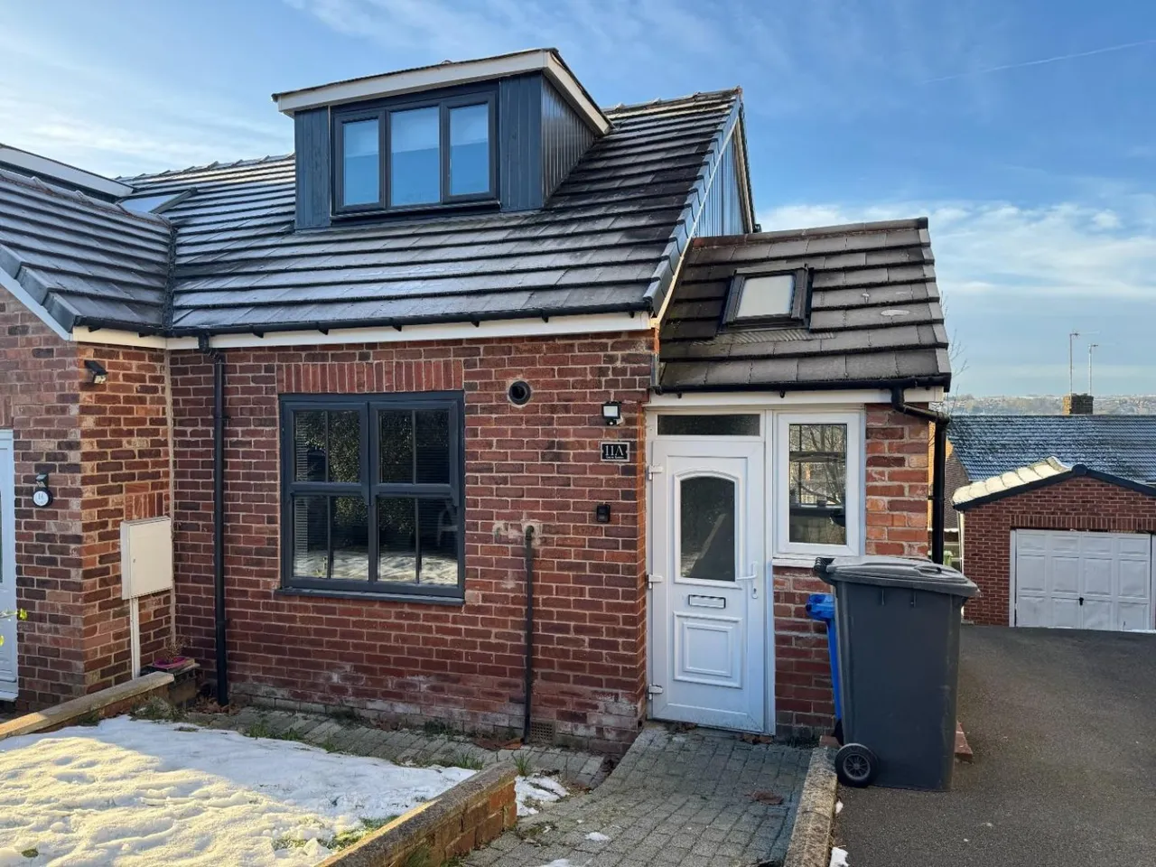 3 bed flat to rent, Newbridge Lane, Old Whittington, S41