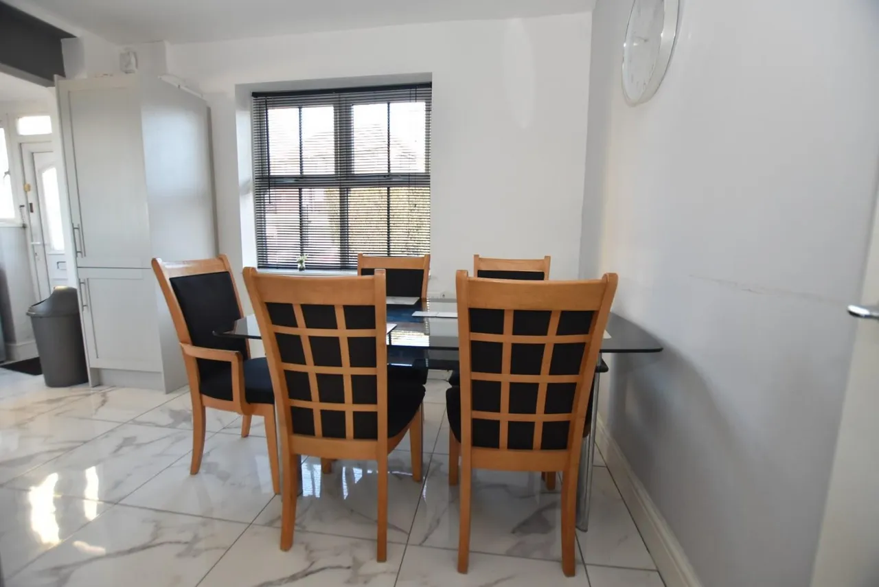 Newbridge Lane, Old Whittington, S41, photo 13