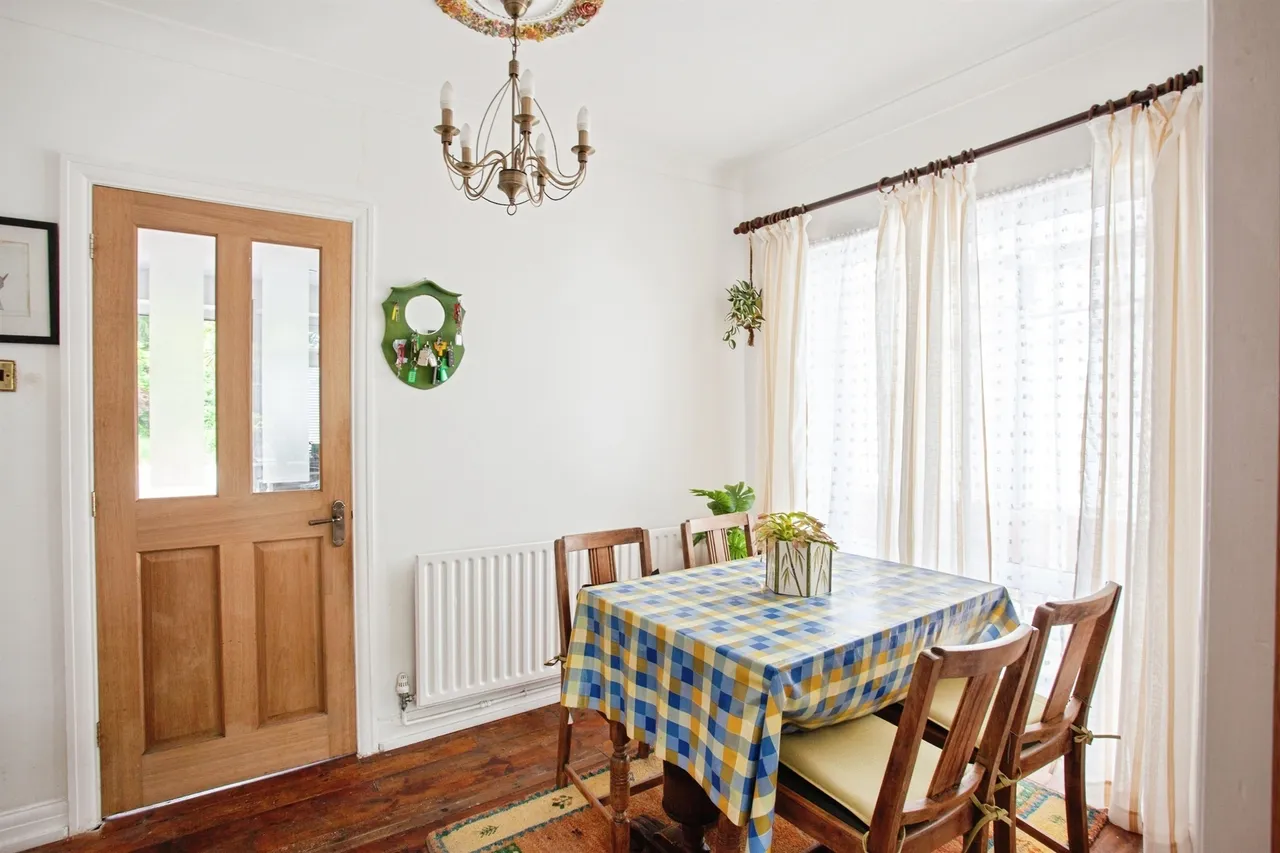Wood Walk, Wombwell, Barnsley, photo 9