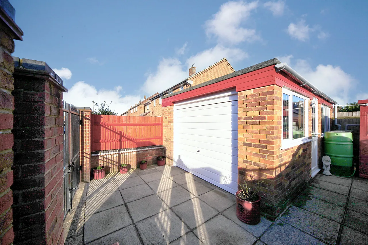 Lyneham Road, Luton, photo 16