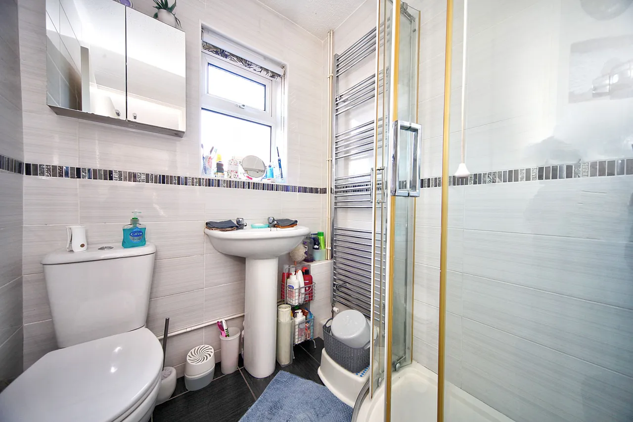 Lyneham Road, Luton, photo 15