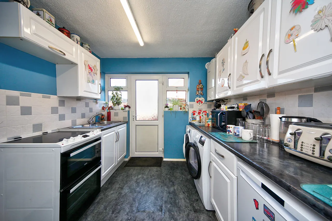 Lyneham Road, Luton, photo 10