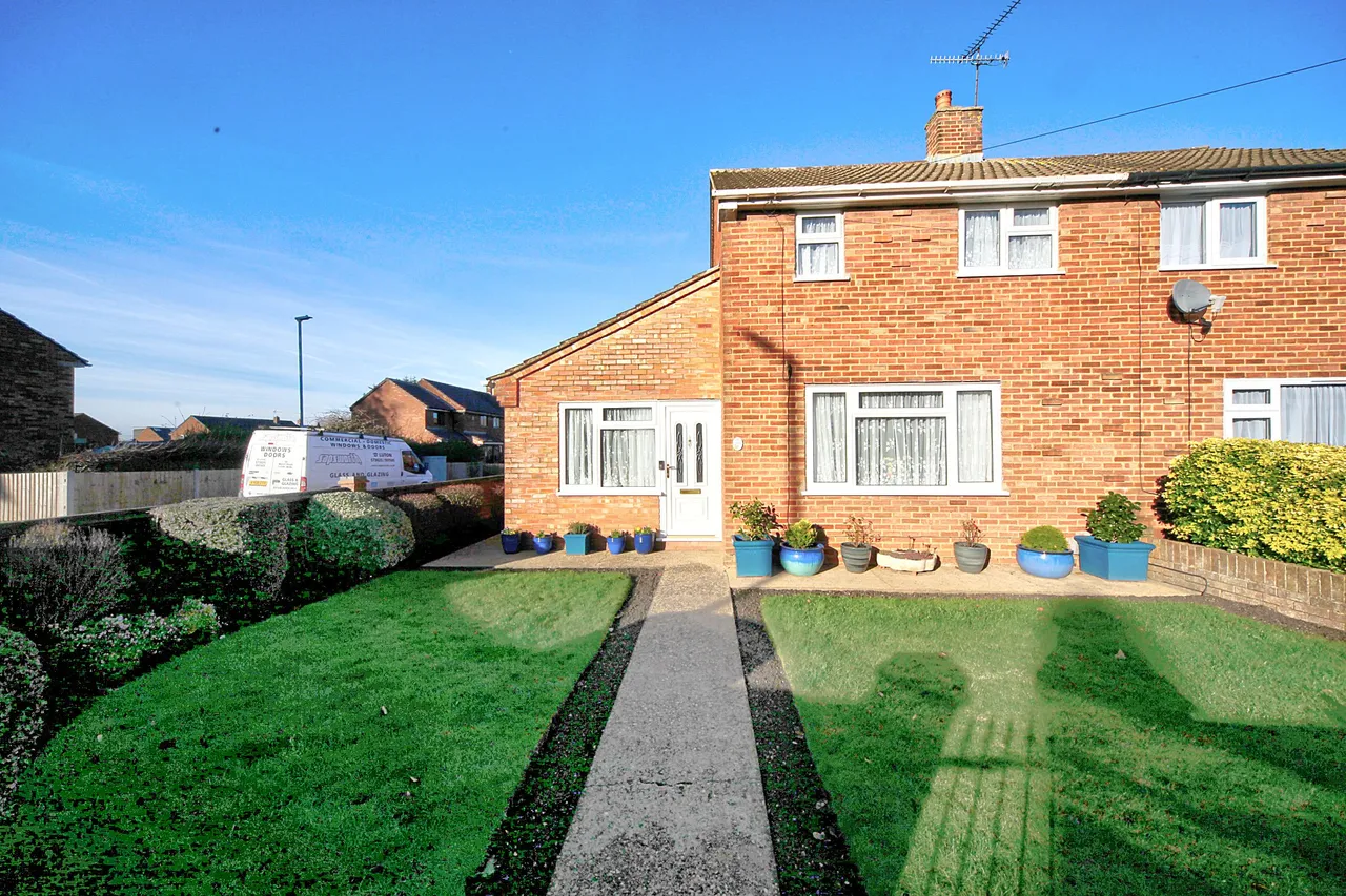3 bed house for sale, Lyneham Road, Luton
