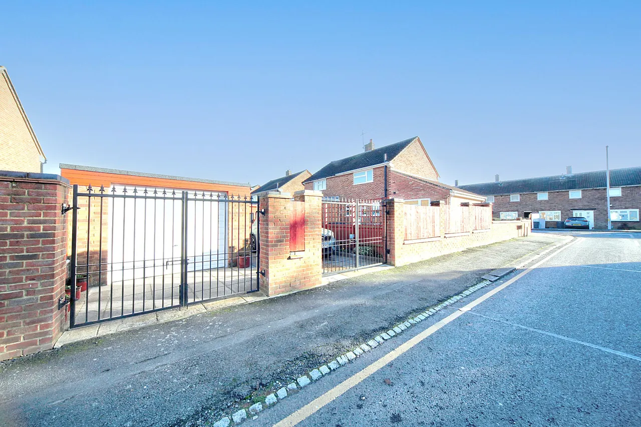Lyneham Road, Luton, photo 20