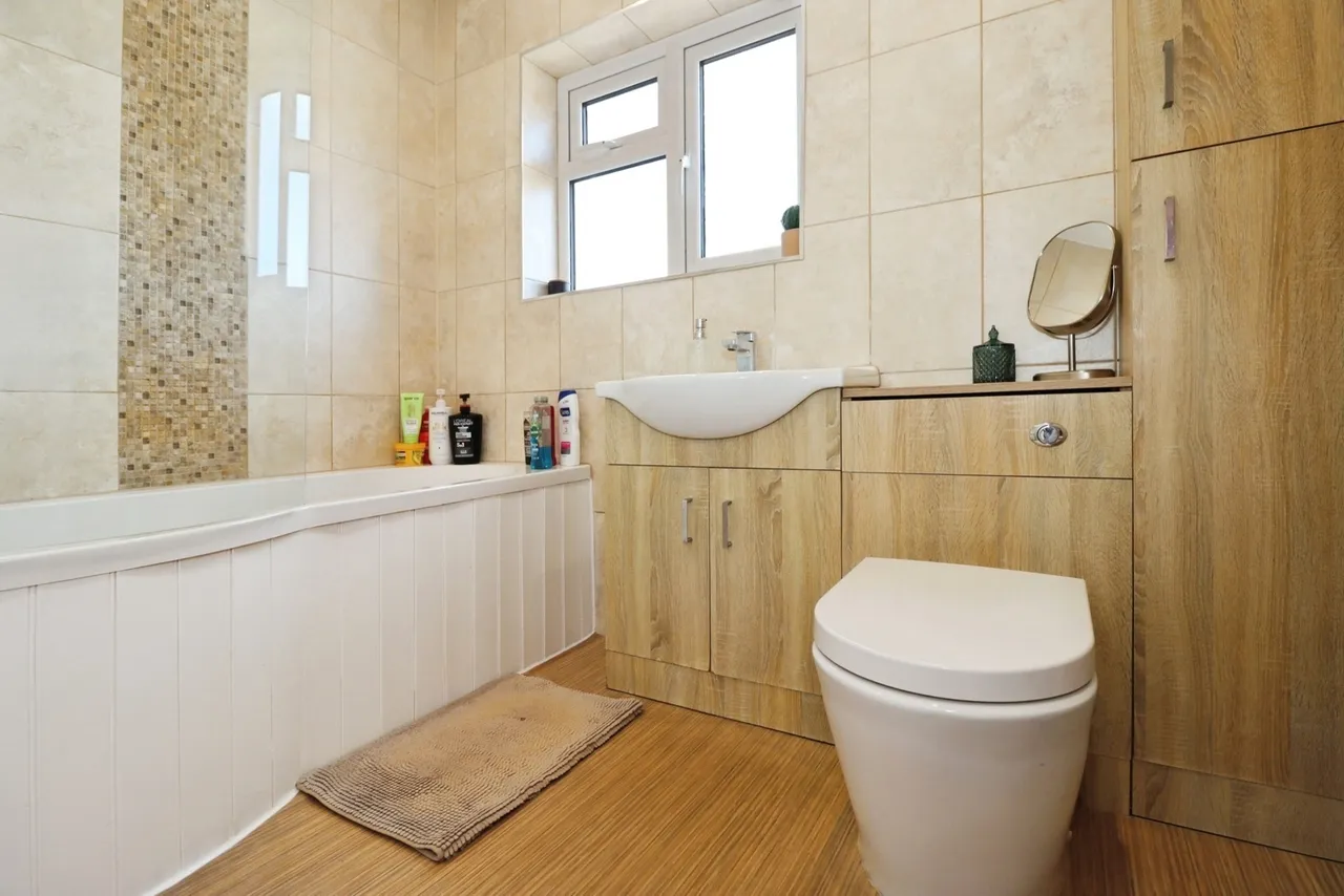 The Mead, BRISTOL, Avon, BS34, photo 16