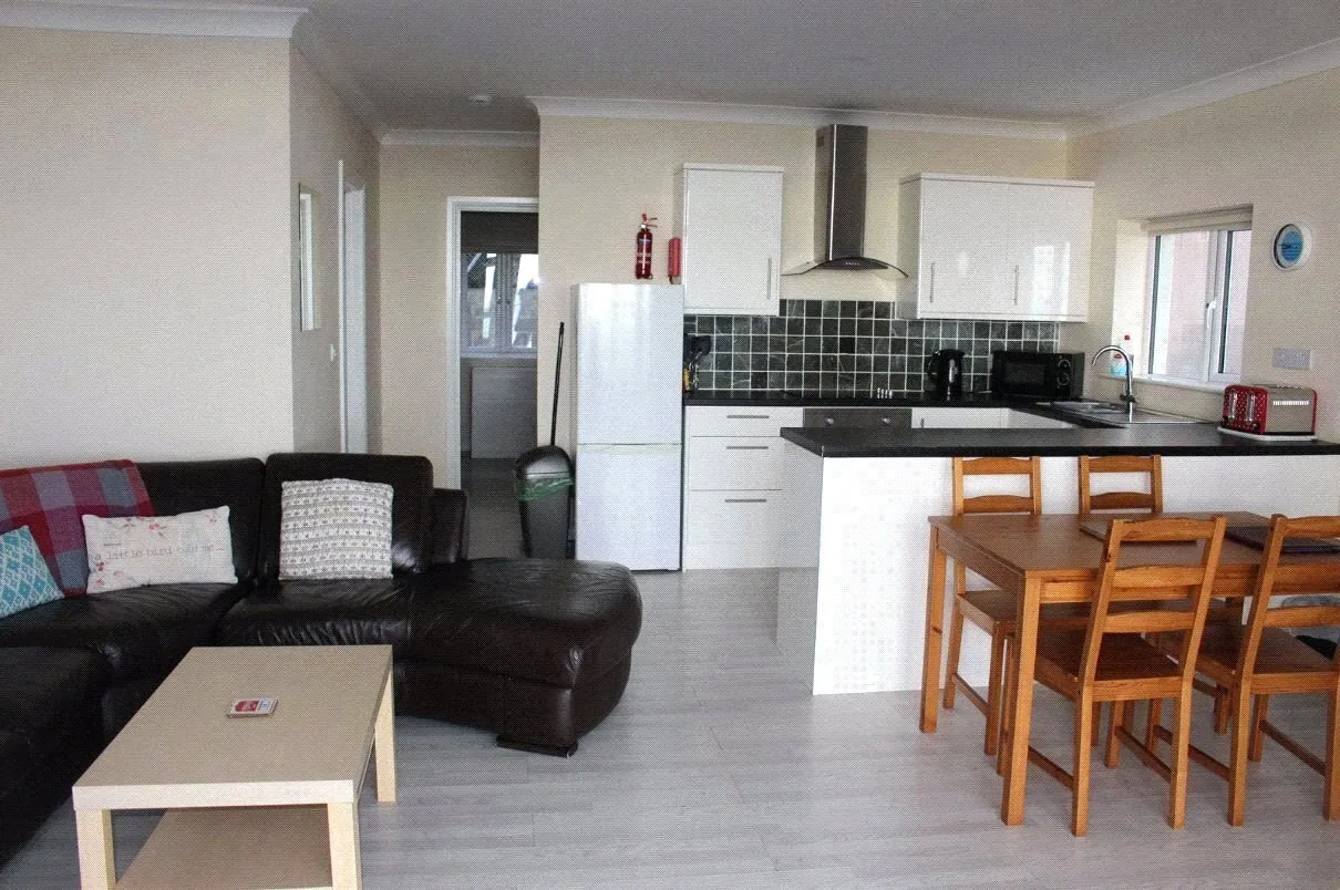 Coastal View, Pendine, SA33, photo 8