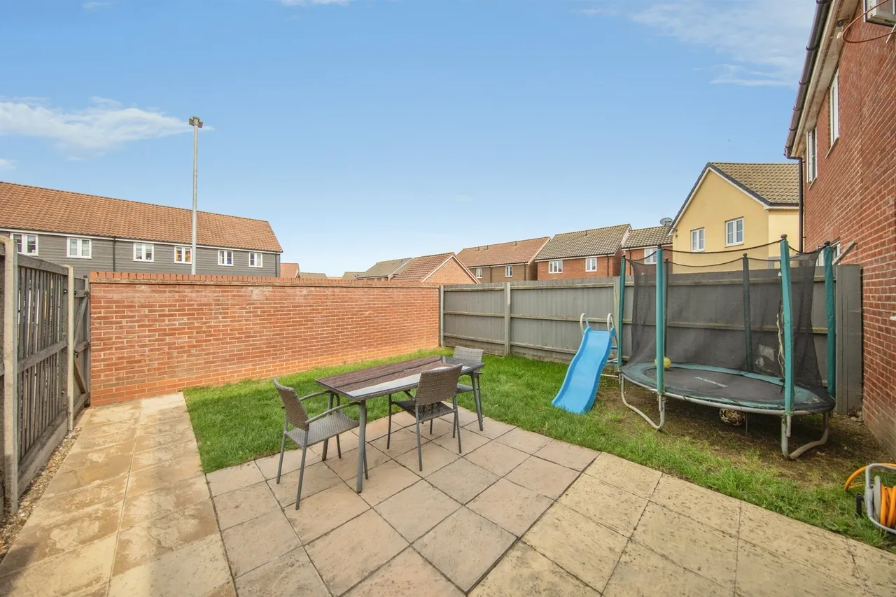 Lime Way, Great Blakenham, Ipswich, photo 12