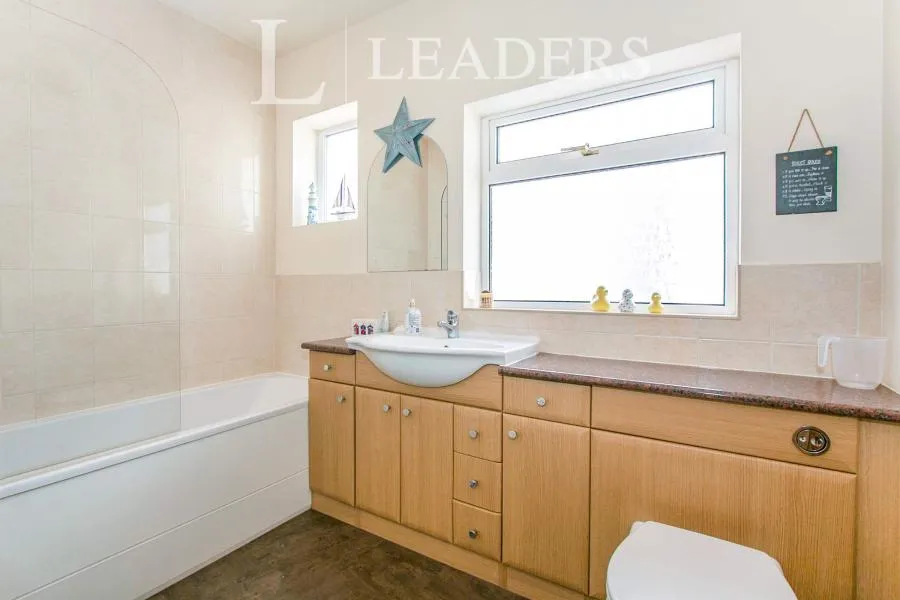 Hennings Park Road, Oakdale, BH15, photo 10