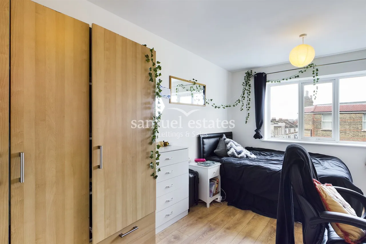 3 High Street, Colliers Wood, London, SW19 2BF, photo 2