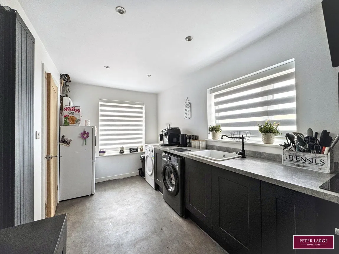 Roland Avenue, Kinmel Bay, Conwy, LL18 5DN, photo 8