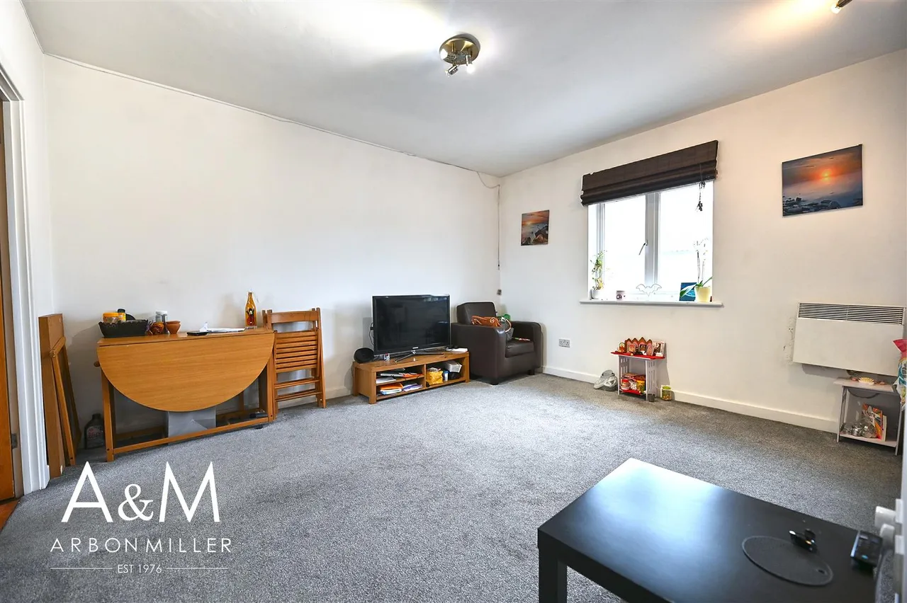 Buntingbridge Road, Ilford, IG2, photo 3