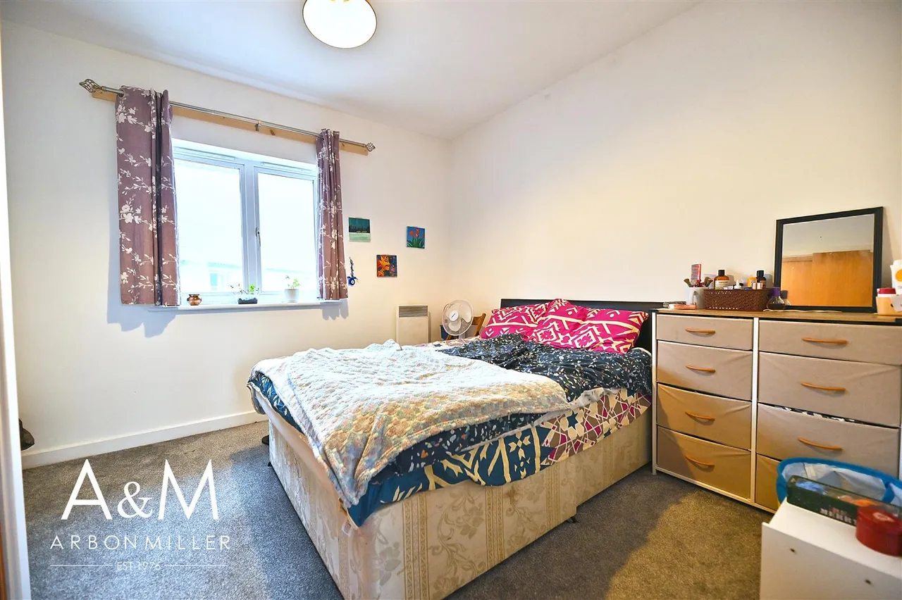 Buntingbridge Road, Ilford, IG2, photo 5