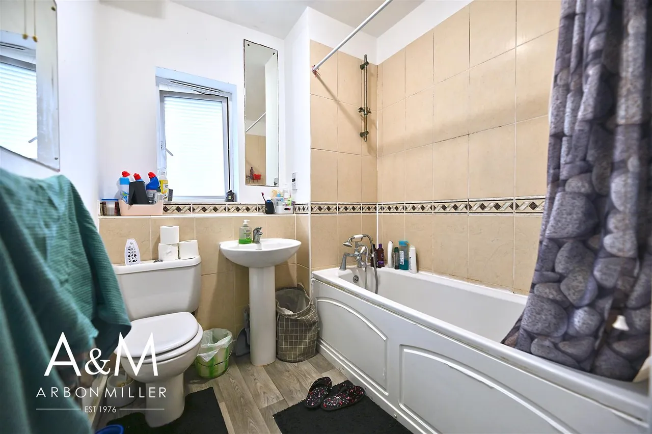 Buntingbridge Road, Ilford, IG2, photo 8