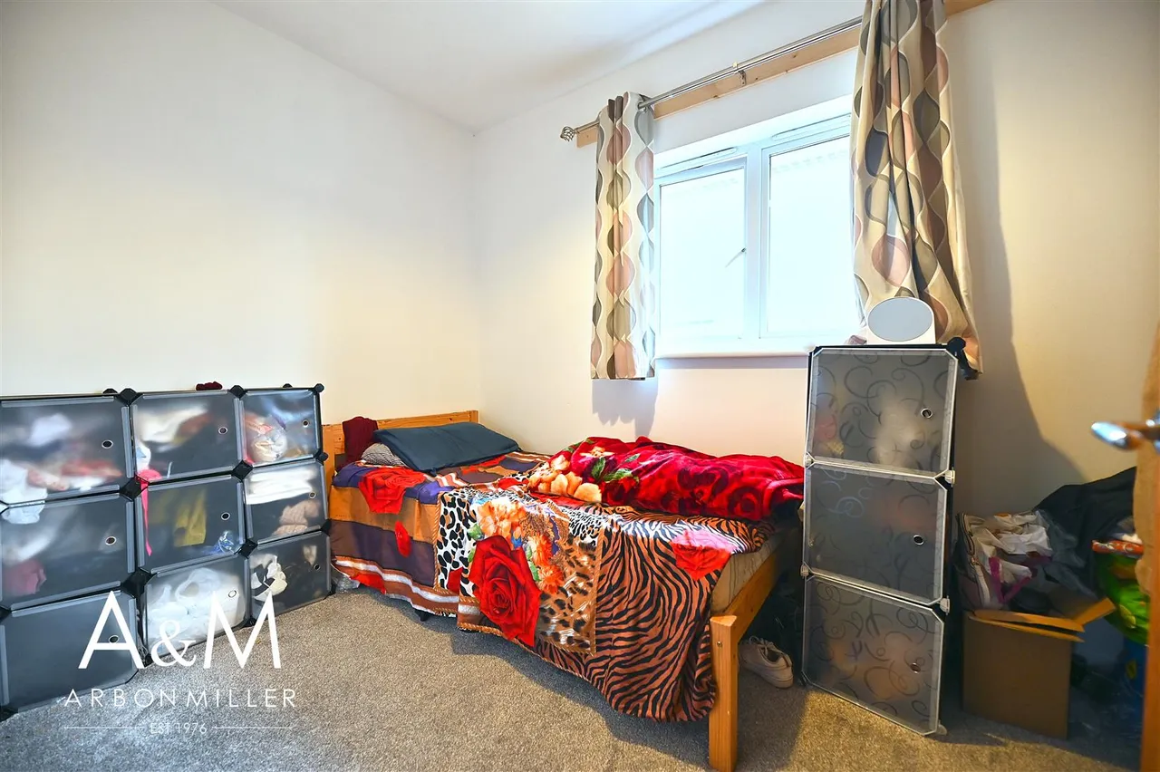 Buntingbridge Road, Ilford, IG2, photo 7