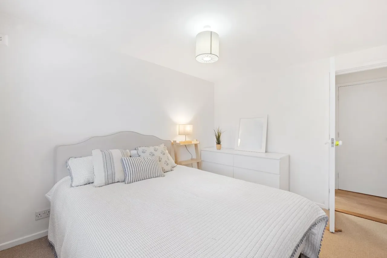 Paveley Drive, London, SW11, photo 11
