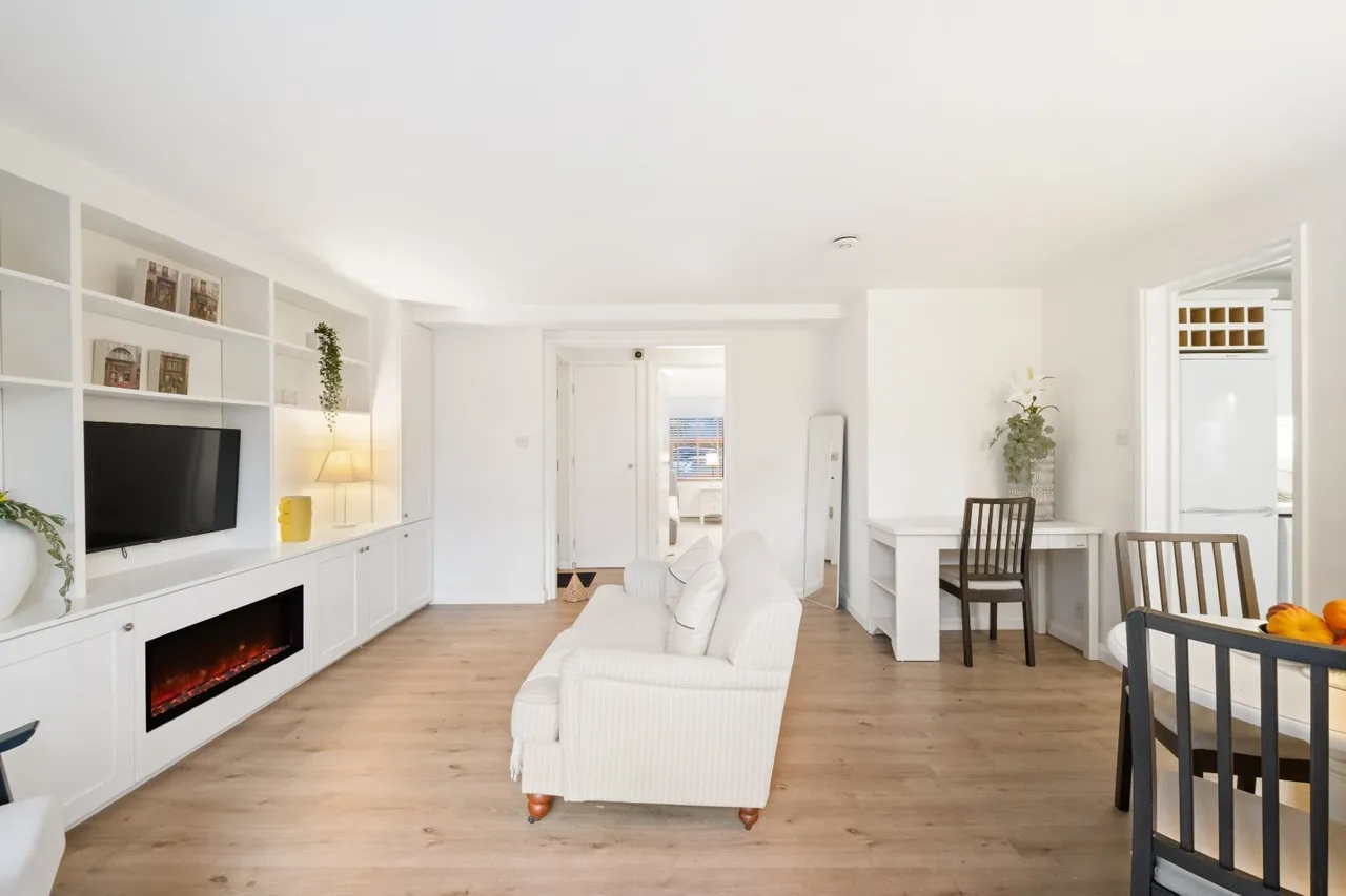 Paveley Drive, London, SW11, photo 16