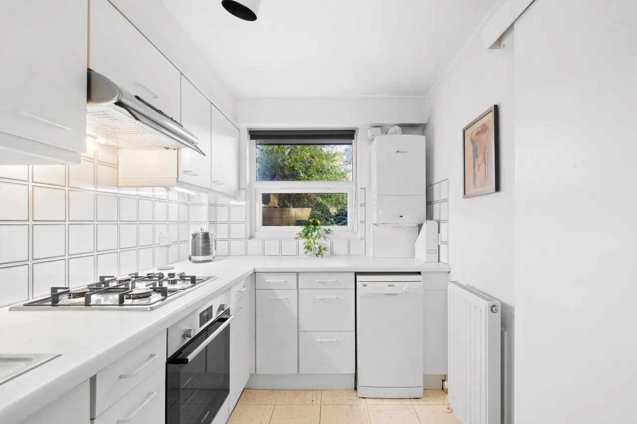 Paveley Drive, London, SW11, photo 13