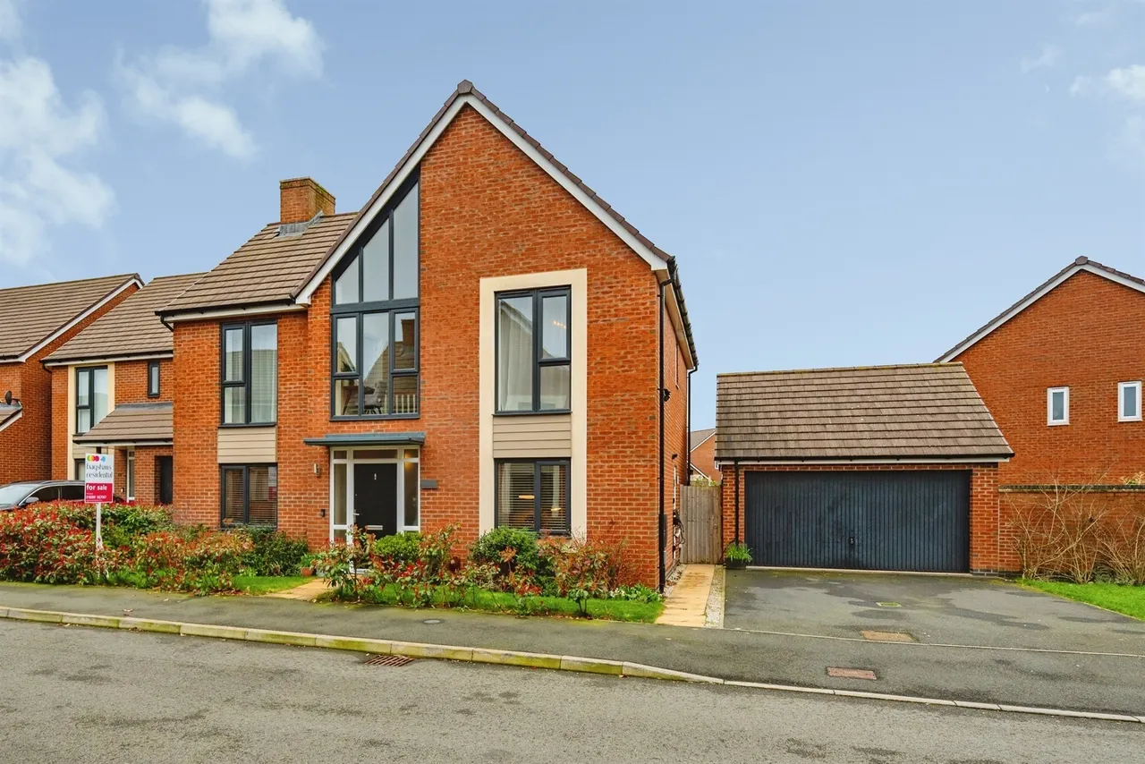4 bed house for sale — Sampson Avenue, Bramshall, Uttoxeter