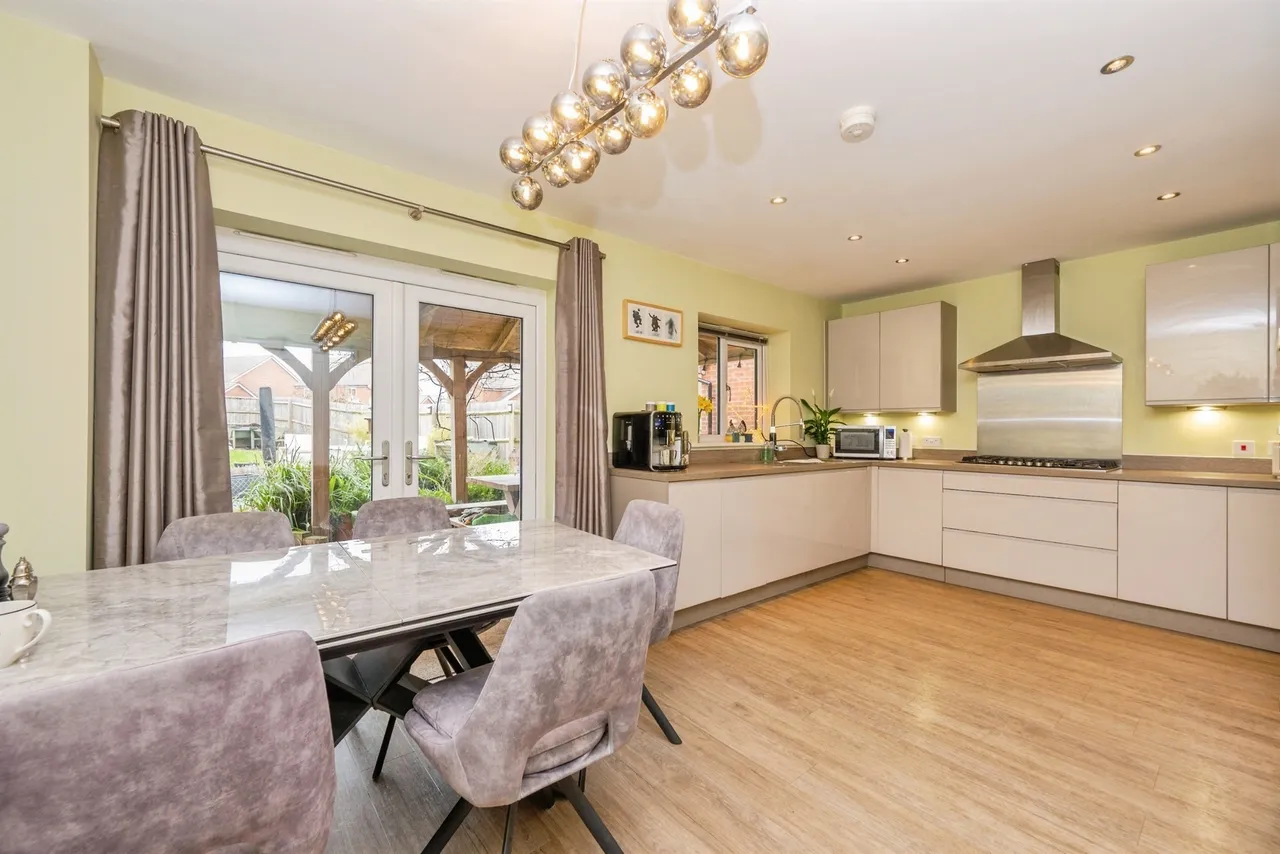 Sampson Avenue, Bramshall, Uttoxeter, photo 3