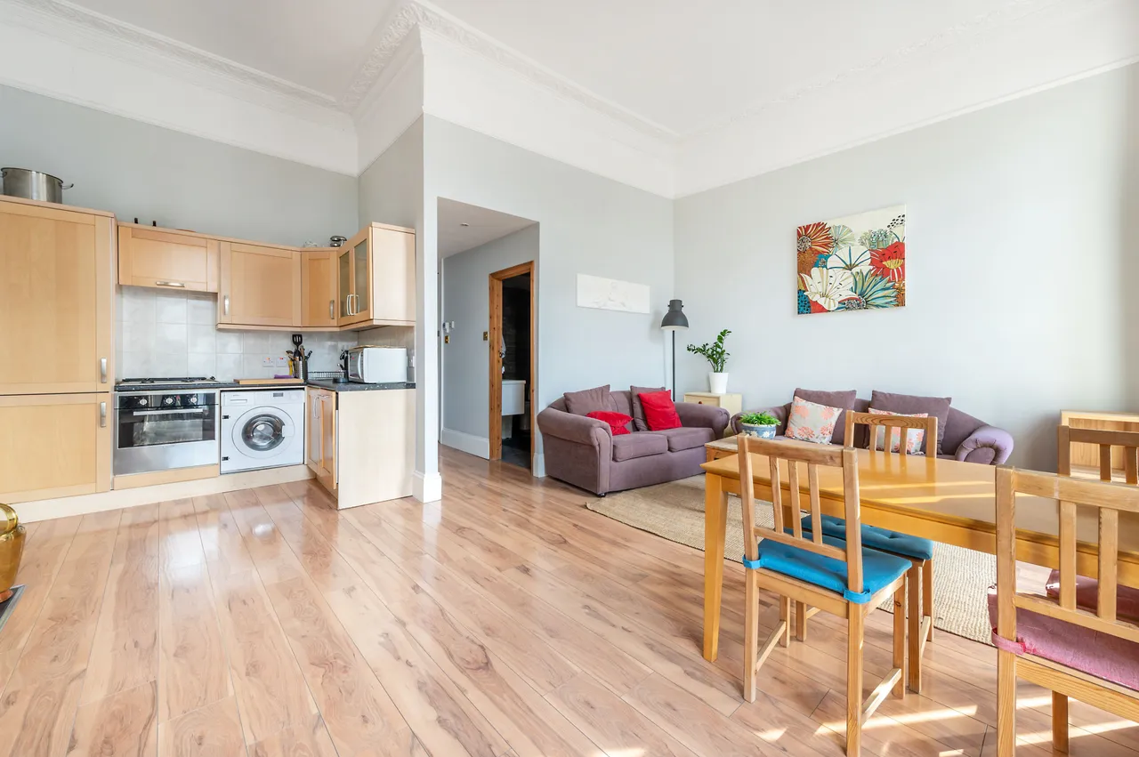 First Floor, 42 St Stephens Gardens, London, photo 5