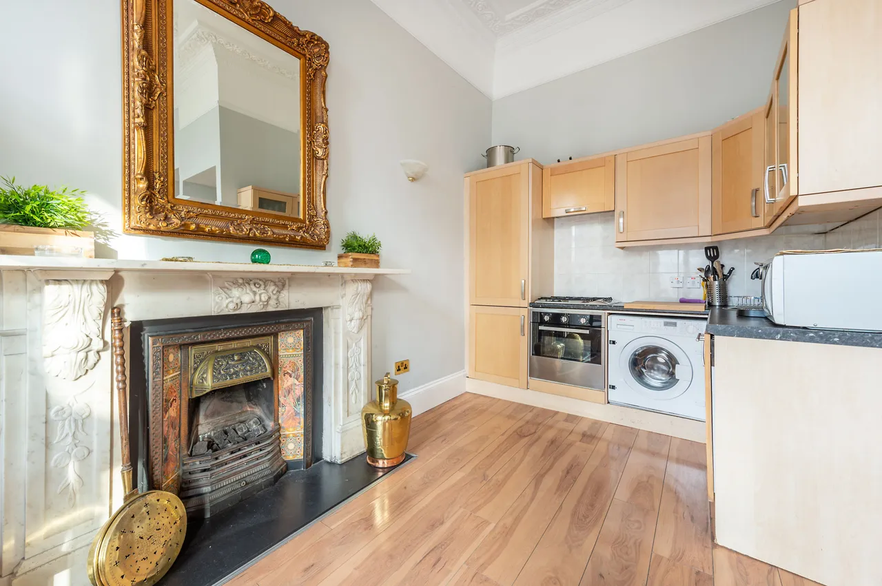 First Floor, 42 St Stephens Gardens, London, photo 3