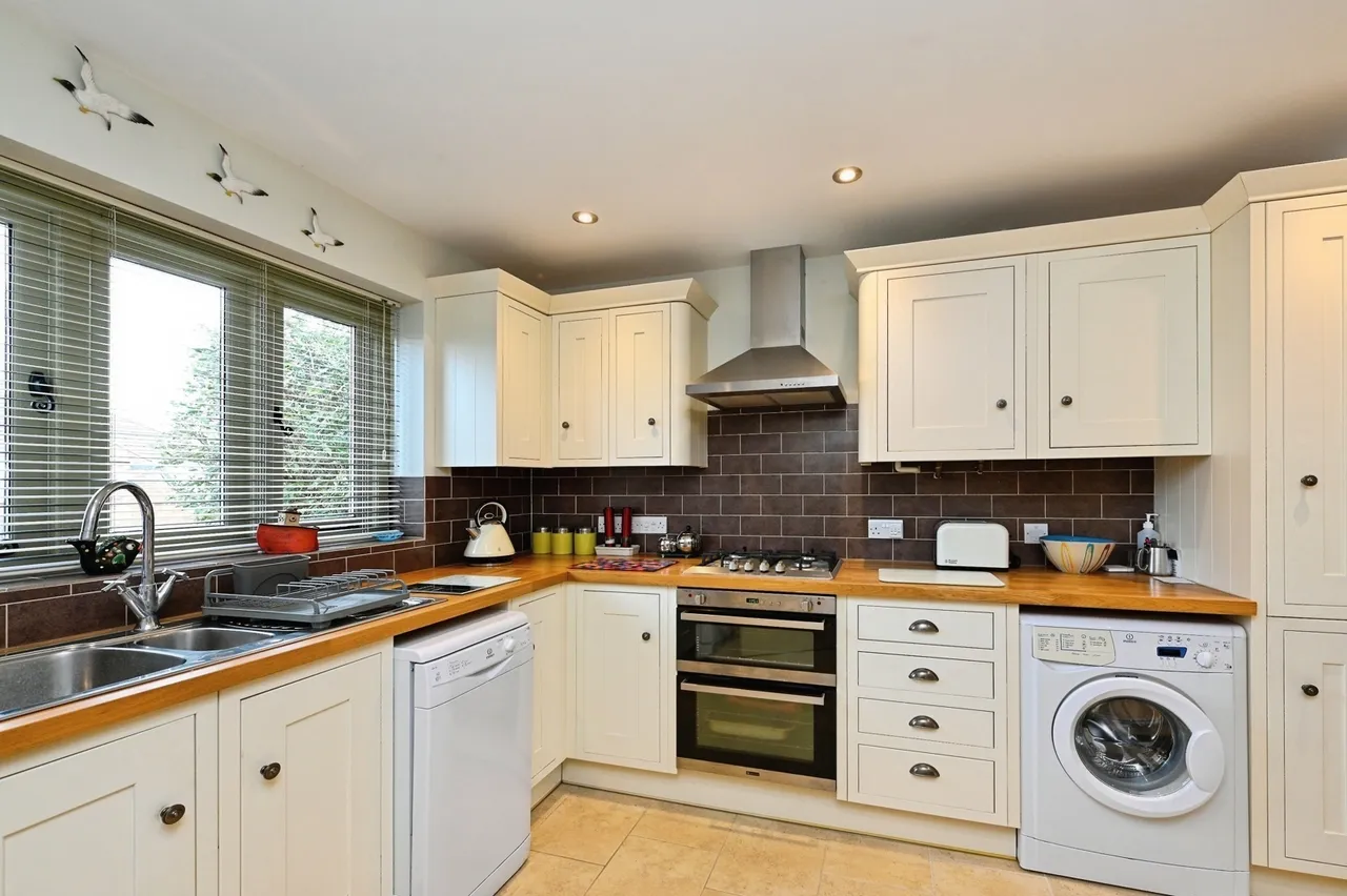 Neville Road, Heacham, PE31, photo 3